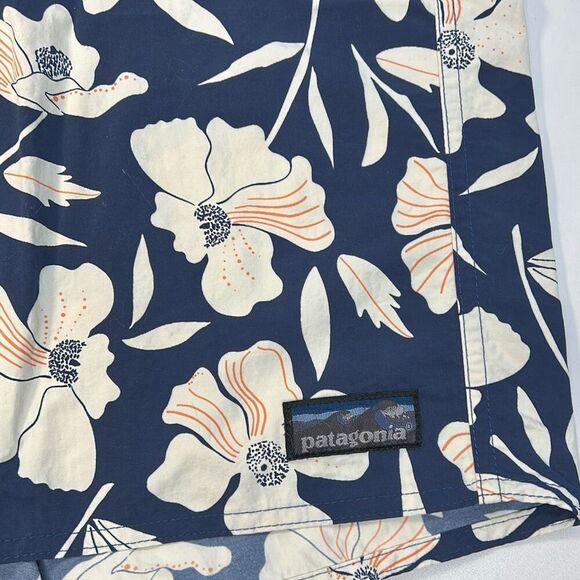 Patagonia Wavefarer Board Shorts Men’s 33 8” Inseam blue floral - Picture 2 of 7